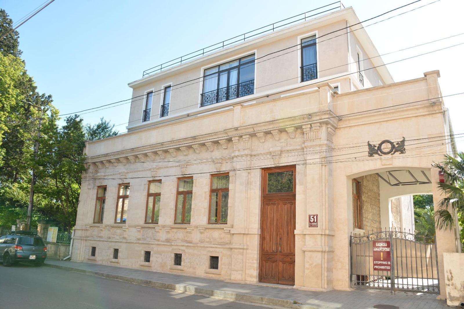 Boutique Hotel Argo Koetaisi Buitenkant foto